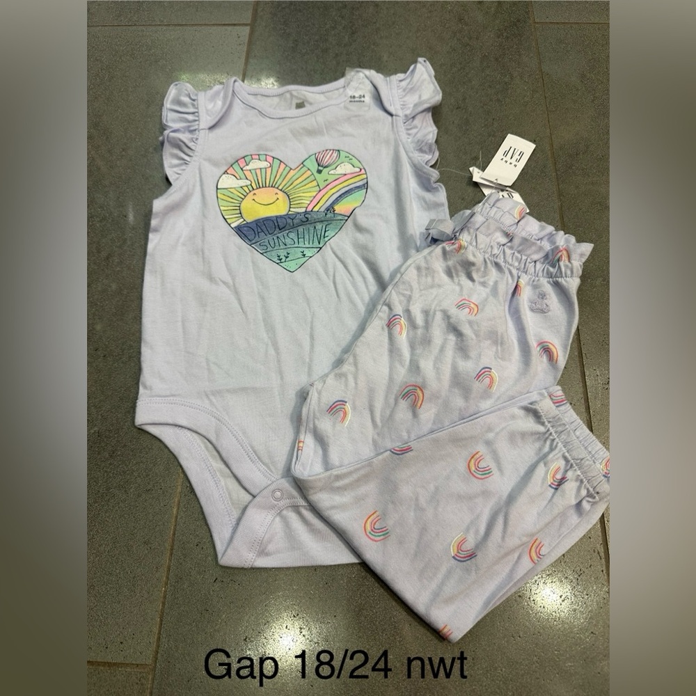 New Gap 18/24 Daddy’s Sunshine Outfit Bundle Set, Top Pants Sun Rainbow Balloon